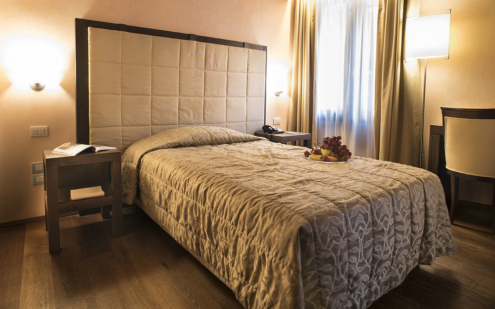 Palazzo Selvadego Hotel Венеция Екстериор снимка