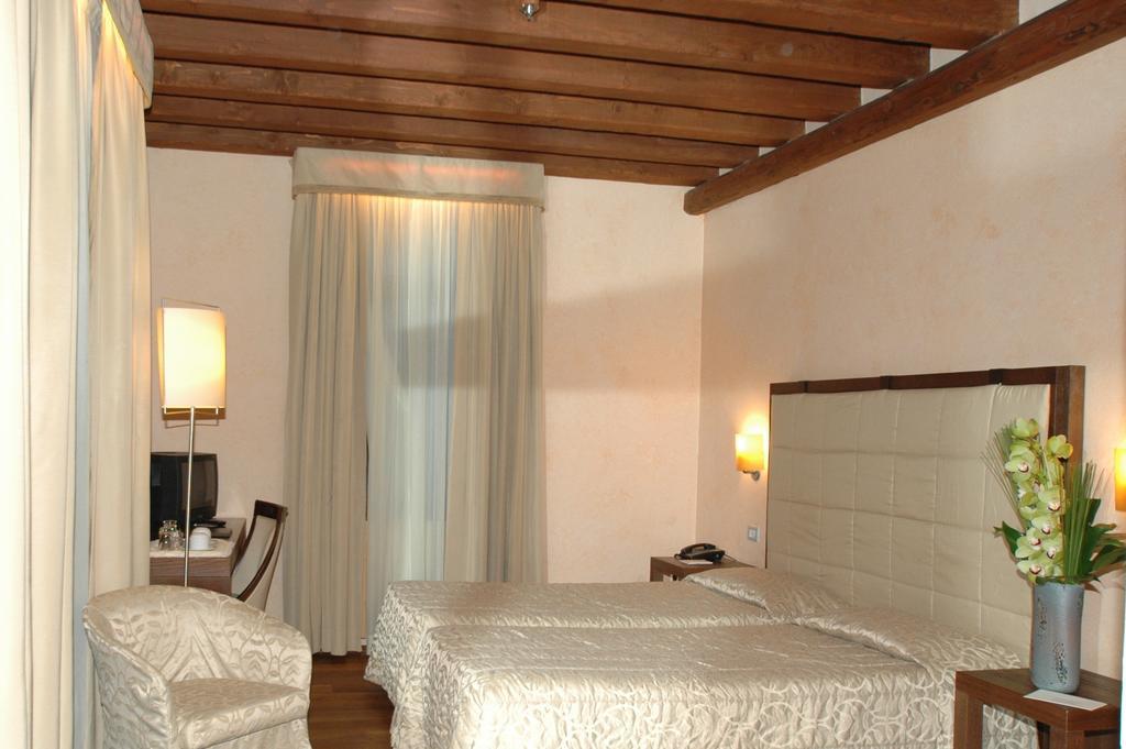 Palazzo Selvadego Hotel Венеция Екстериор снимка