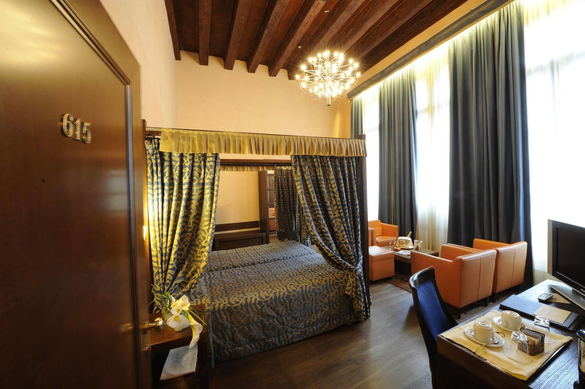 Palazzo Selvadego Hotel Венеция Стая снимка