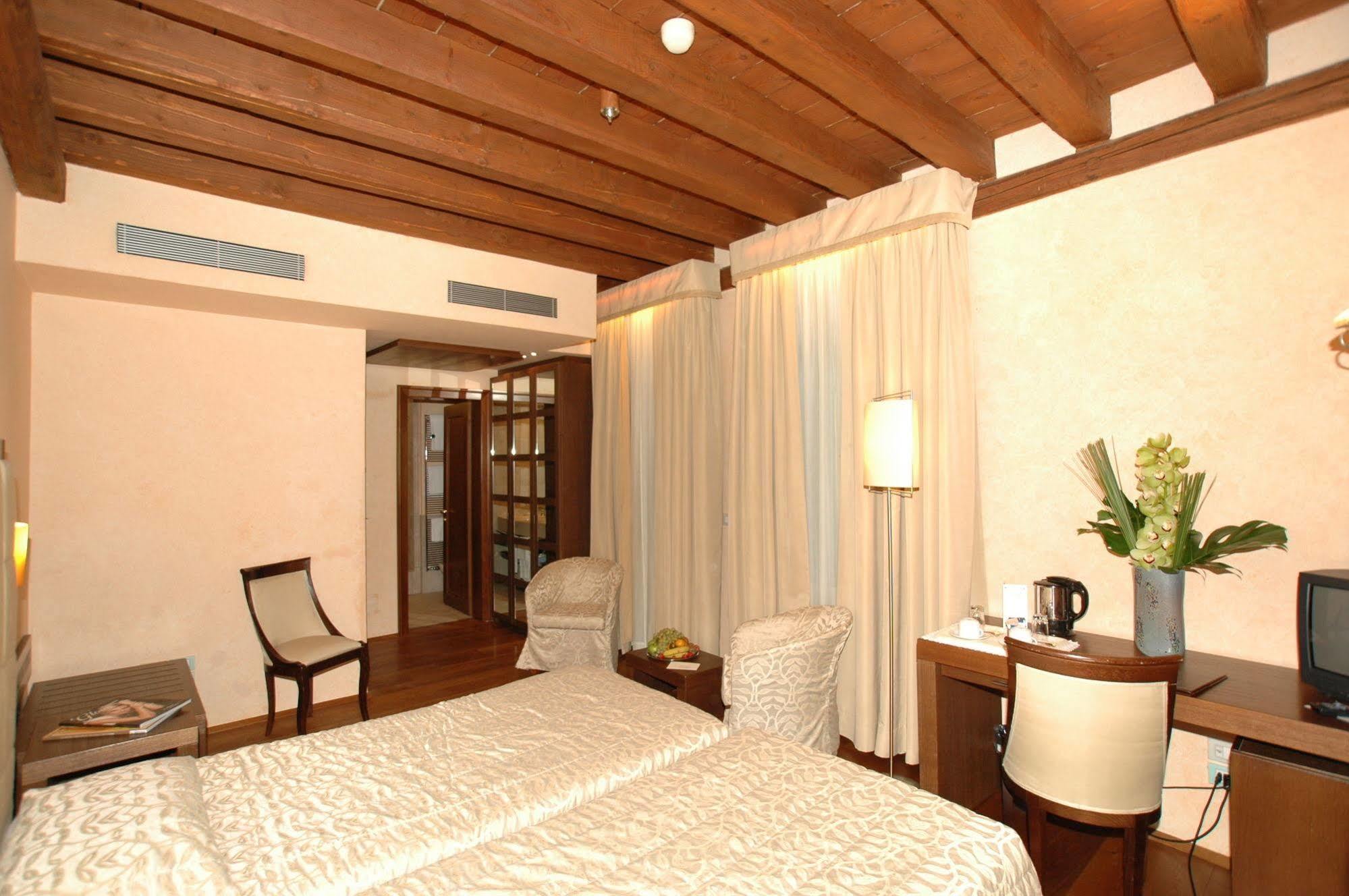 Palazzo Selvadego Hotel Венеция Екстериор снимка